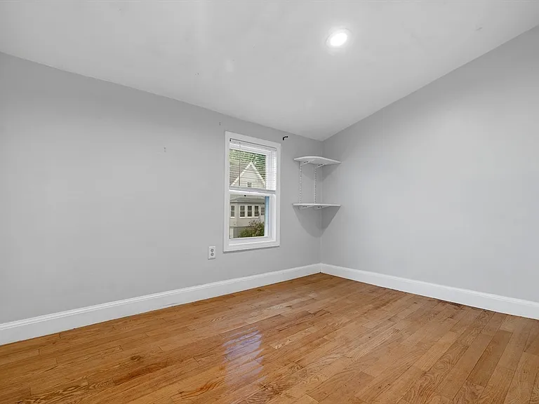 7 Pine St #2 — Photo 23