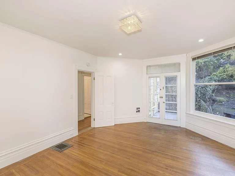 2059 Vallejo St #2 — Photo 11