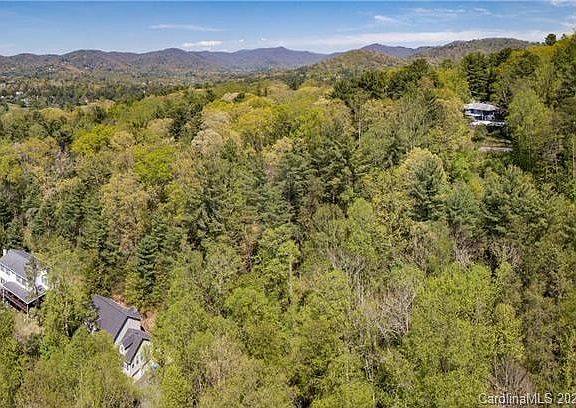3rd image of 5 Horizon Hill Rd
