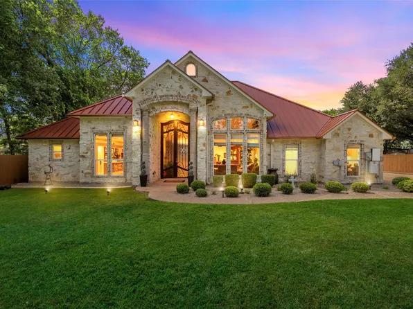 241 W Chapman Rd, Hewitt, TX 76643