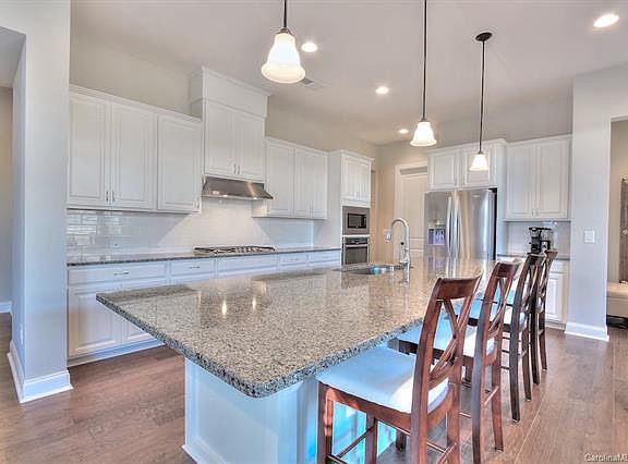 4th image of 15417 Topanga Dr