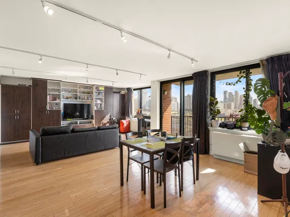 700 Grove Street image 6 of 18