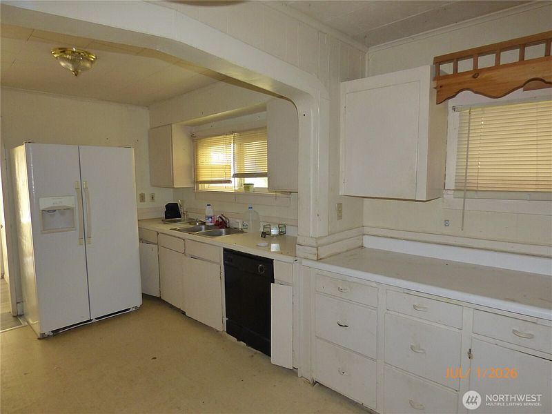 5th image of 2218 W 5th Street
