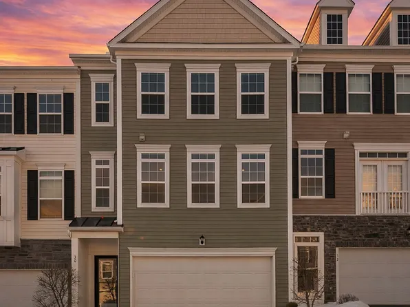 30 Hawthorne Dr, Washington, PA 15301