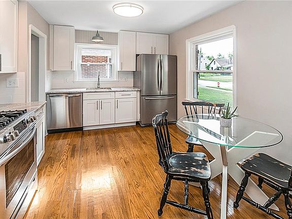 3rd image of 20566 Belvidere Ave