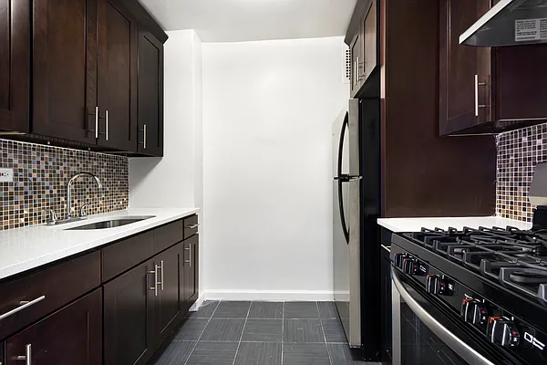 Rented by Living Room NY Corp | media 8