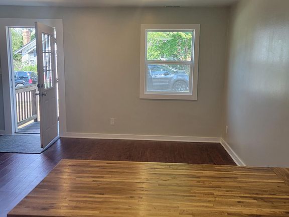 4th image of 3001 W 44th Pl