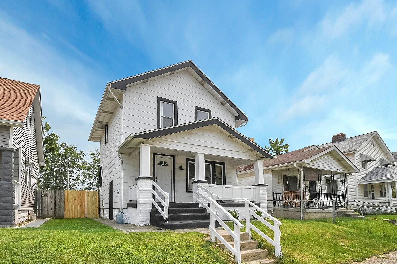 488 Catherine St photo 1