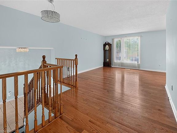 5th image of 186 Glenmor Dr