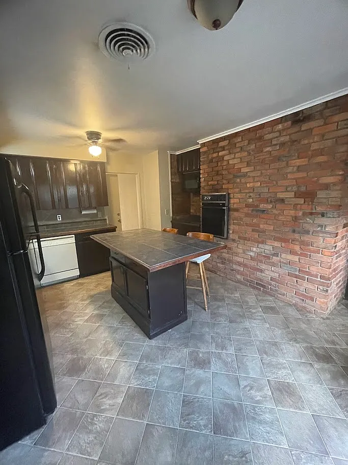 4 bed, 1800 sqft, $1,675 — Photo 3