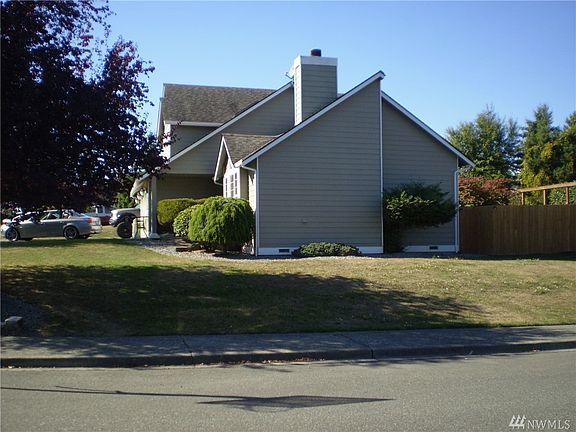 4th image of 1629 E Highland Ave
