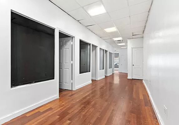 2nd image of 1125 E Tremont Ave #Townhouse