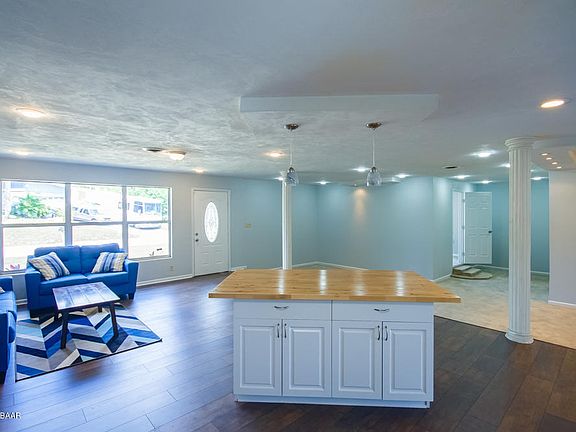 3rd image of 1359 Continental Dr