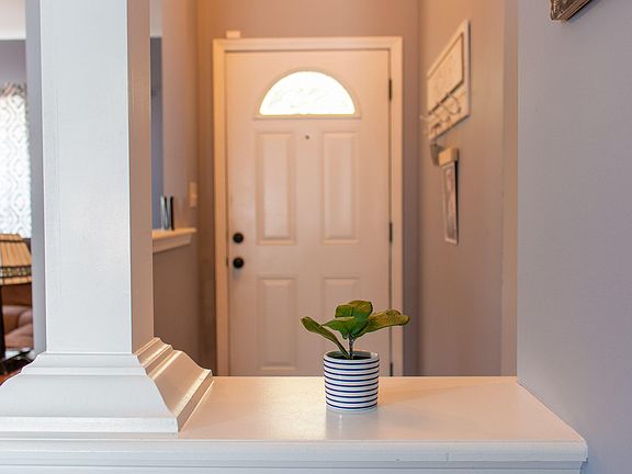4th image of 3124 Pinex Ln