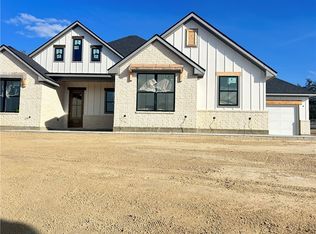 3273 Rose Hill Ln, Bryan, TX 77808