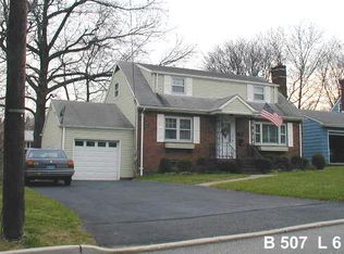 52 Fairmount Pl, Paramus, NJ 07652