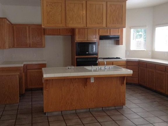 5th image of 9739 N Price Ave