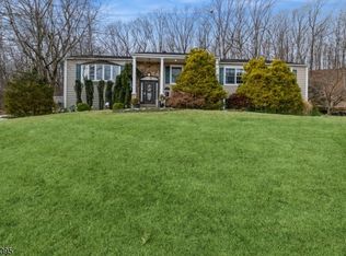 85 W McClellan Ave, Livingston, NJ 07039