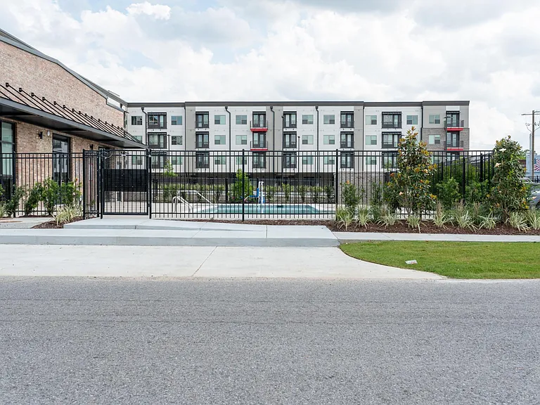 Motor City Apartments — Photo 14