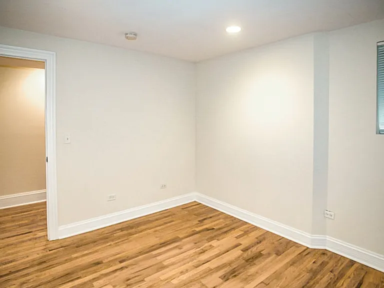 3818 N Sheffield Ave — Photo 37