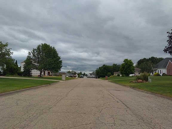 4th image of 2024 W Coachlight Dr