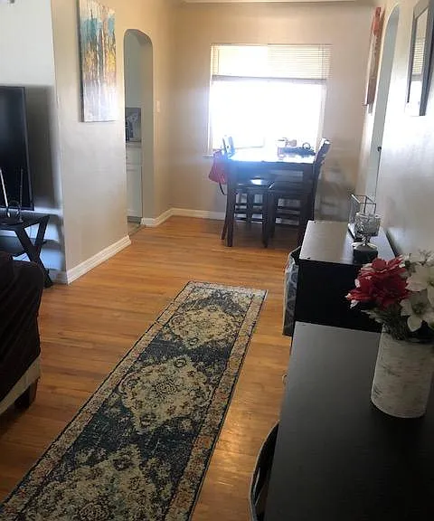 2520 Poplar St — Photo 5