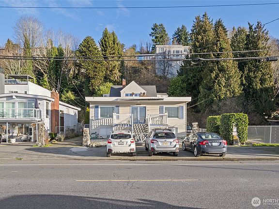 2nd image of 1788 Alki Avenue SW