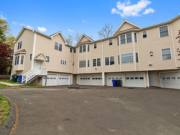 100 Castle Ave townhomes