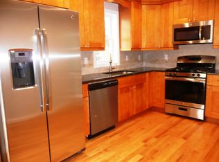 16 Limerick St, Stamford, CT 06902