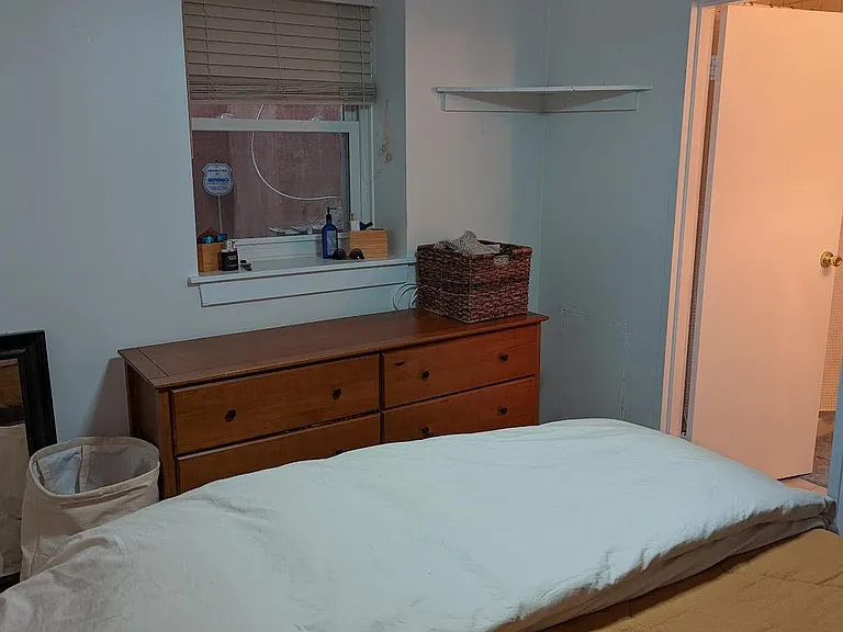 second bedroom, opposite view - shows en suite entrance to bathroom