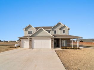 569 Blue Bird Ln, Pryor, OK 74361