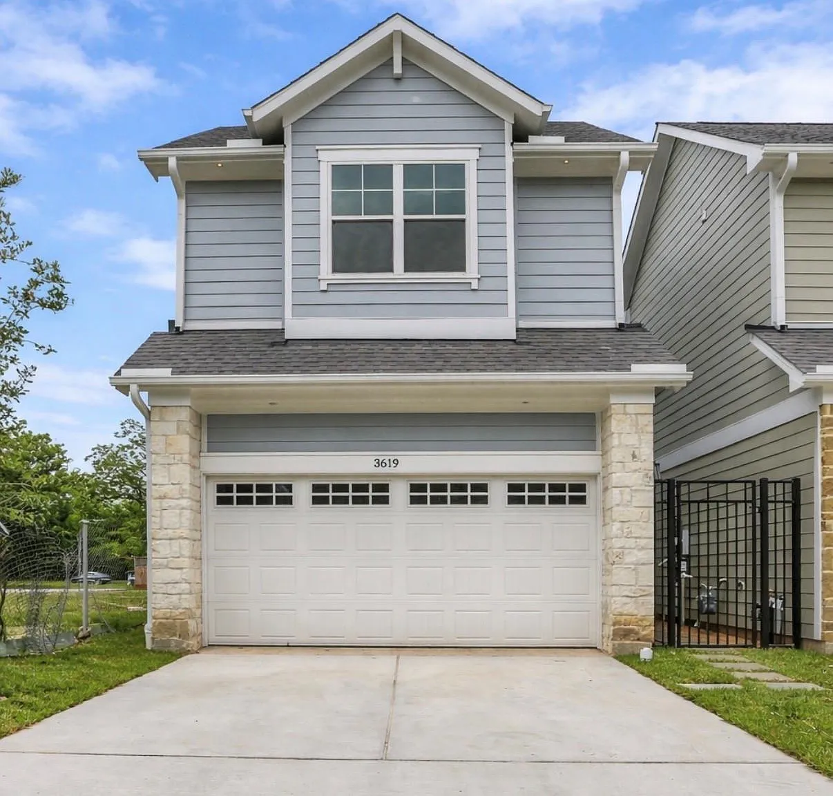 4 bed, 3.0 bath, 2489 sqft, $3,600 — Photo 1