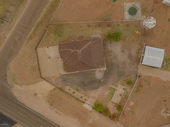 3rd image of 4840 N Moss Ave