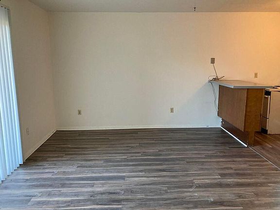 3rd image of 807 Whitney Ave NW #104B