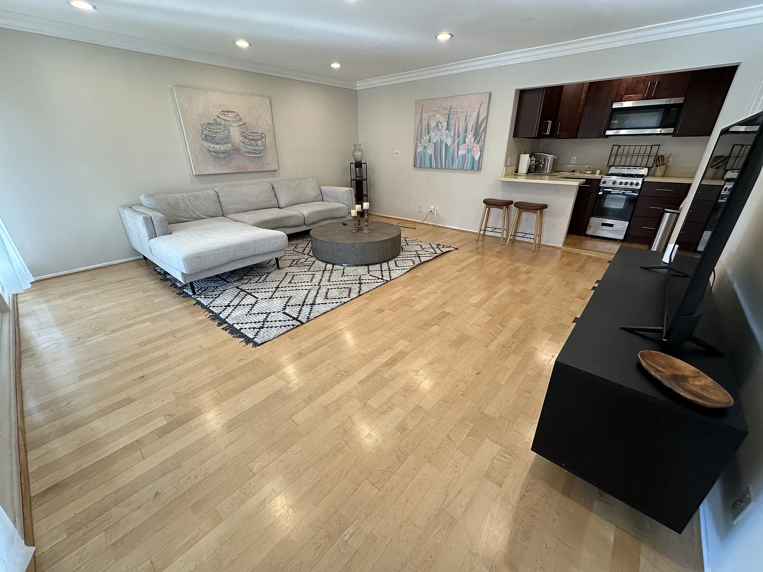 1 bed, $2,600 — Photo 1
