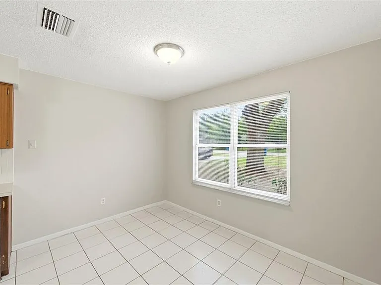 8124 Omaha Cir — Photo 7