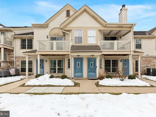 714 Foxmeadow Dr #714, Royersford, PA 19468