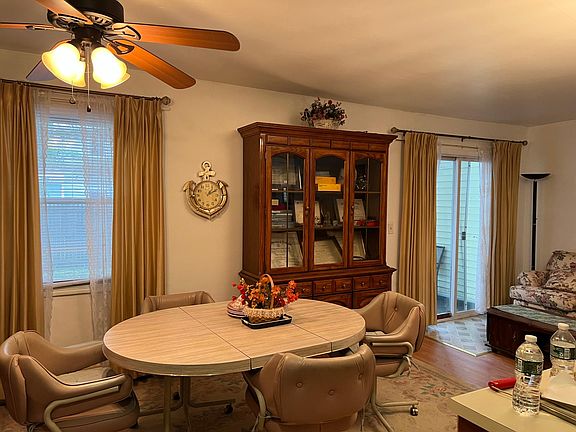 4th image of 4 Tallow Wood Dr