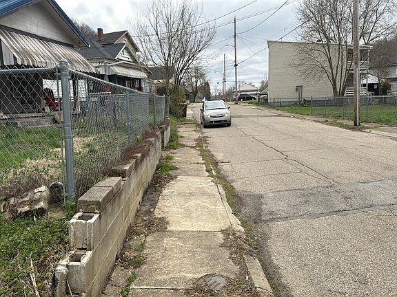 4th image of 1826 Valley St