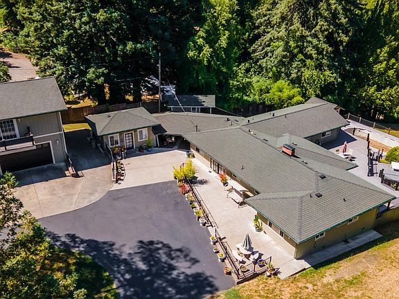 2nd image of 14165 Woodland Drive
