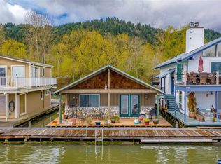 25000 NE Saint Helens Rd, Portland, OR 97230