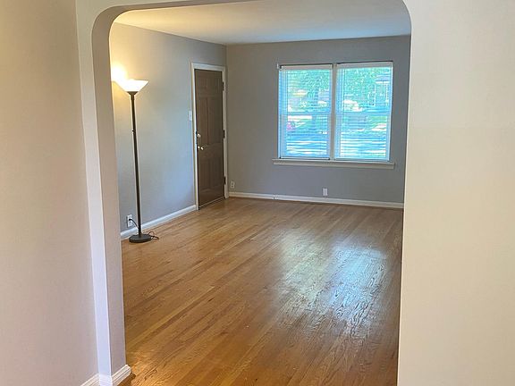 3rd image of 7457 Delmar Blvd