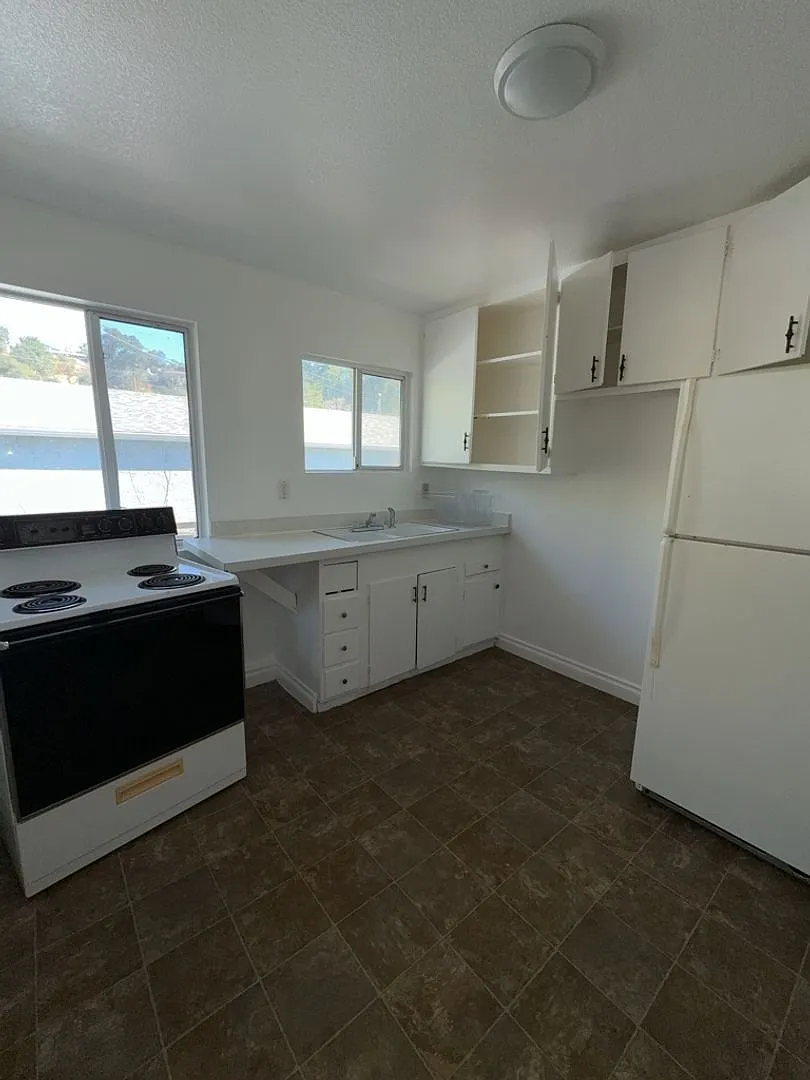 13445 Lakeshore Dr — Photo 4