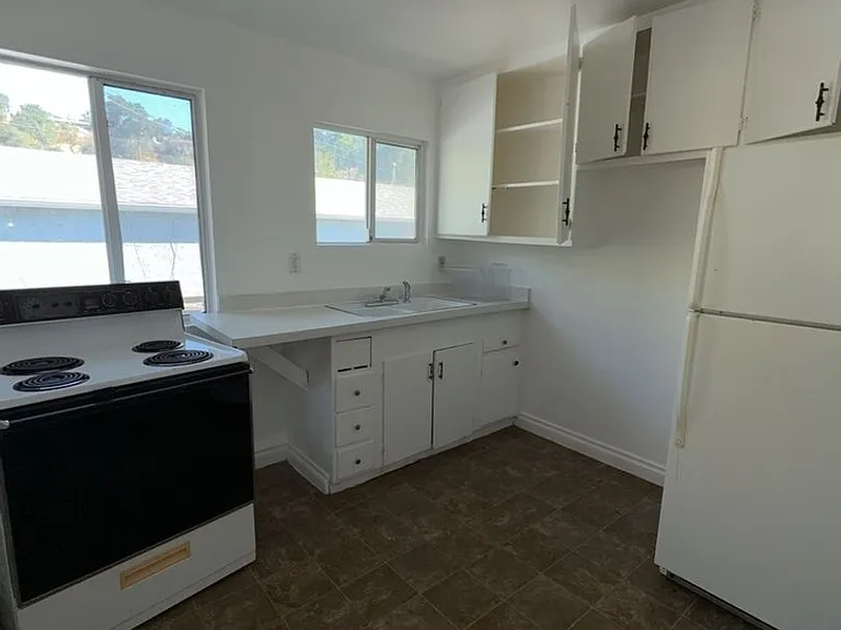 13445 Lakeshore Dr — Photo 4