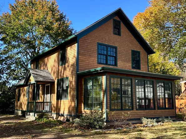 21 Cottage Place, Old Saybrook, CT 06475