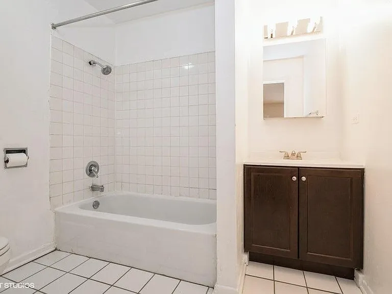 2921 N Sheffield Ave #2S — Photo 11