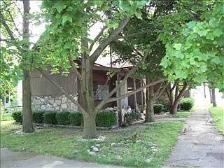 1st image of 1055 S 2nd St