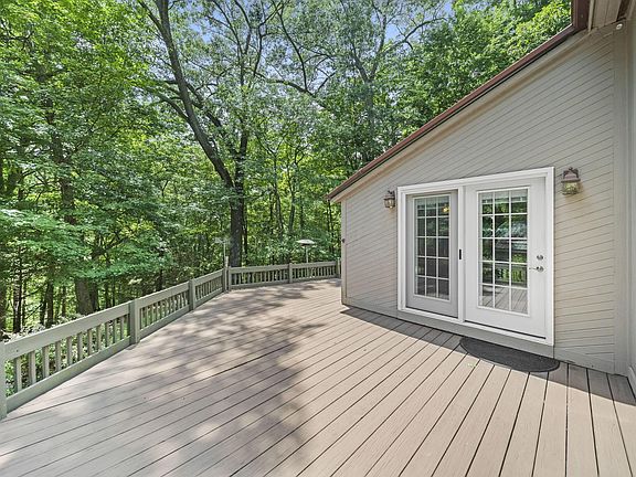 3rd image of 1733 Mohican Ln
