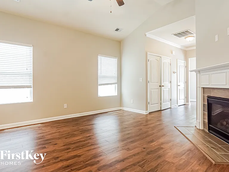 383 W Park Dr — Photo 8