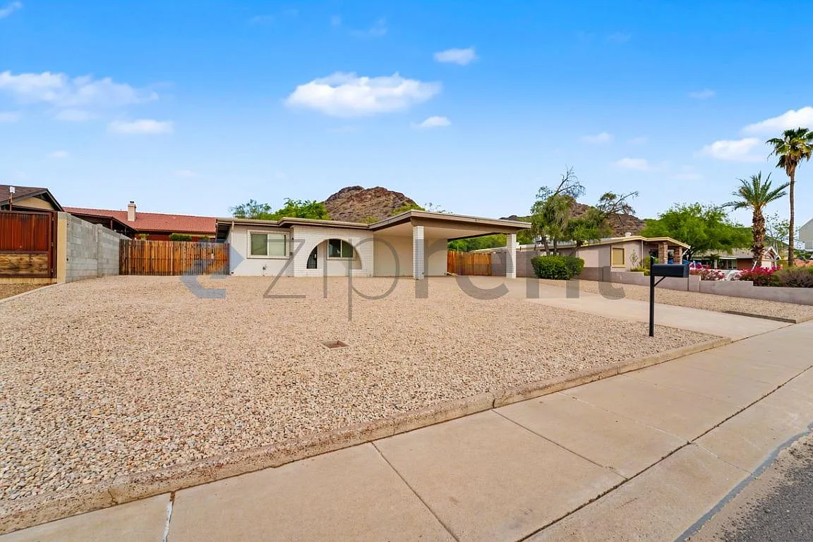 3 bed, 1202 sqft, $2,200 — Photo 3